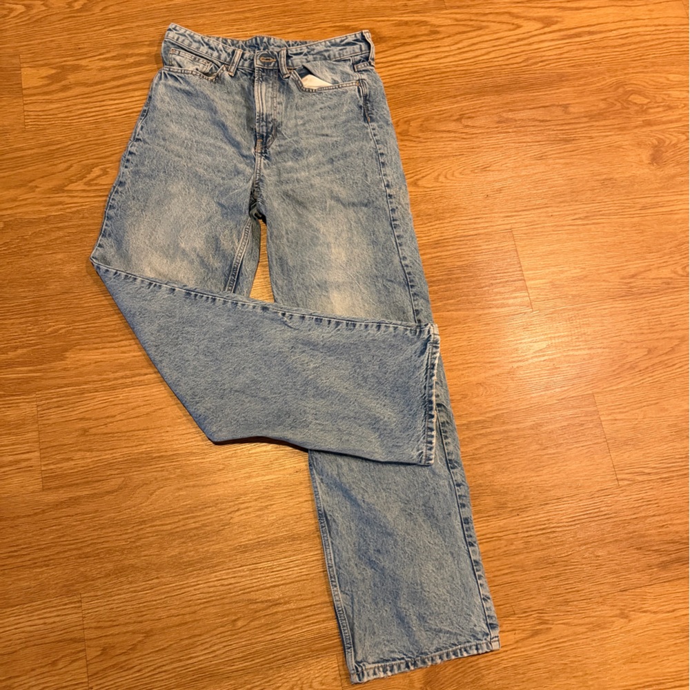 H&M Women's Light Blue Straight Leg Jeans